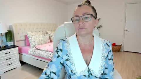 Ukrainian-woman online show from October 3, 2025, 1:08 pm