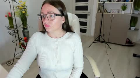 Snapshot of vika7333 chatting on December 16, 2025, 6:07 am Ukrainian-woman online show from December 16, 2025, 6:07 am