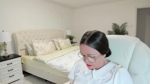 Ukrainian-woman online show from April 23, 2026, 12:29 pm