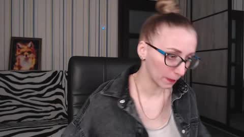 Vika online show from March 7, 2025, 3:28 pm