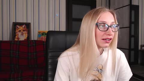 Vika online show from October 19, 2025, 7:14 pm