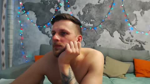 vikingchrisss online show from December 15, 2024, 10:39 am