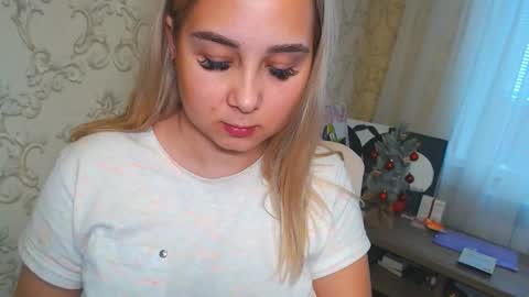 Snapshot of vikiwaitingforyou chatting on January 12, 2026, 10:42 am Vitoria online show from January 12, 2026, 10:42 am