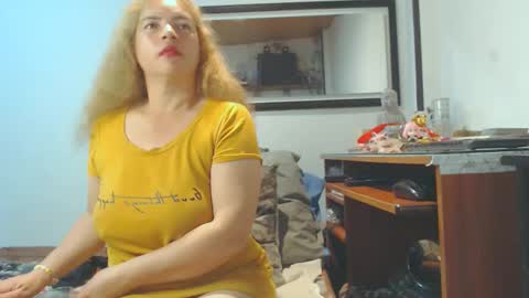 VIKKKTORIAAA online show from December 31, 2024, 9:21 am