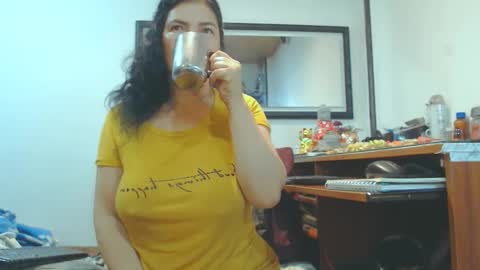 VIKKKTORIAAA online show from October 13, 2025, 5:51 am