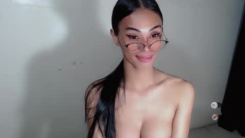 vikkylustfull online show from February 24, 2025, 5:11 am