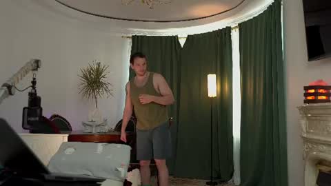 Snapshot of viktor_secret chatting on July 16, 2026, 5:35 am fansly VITEKsecret online show from July 16, 2026, 5:35 am