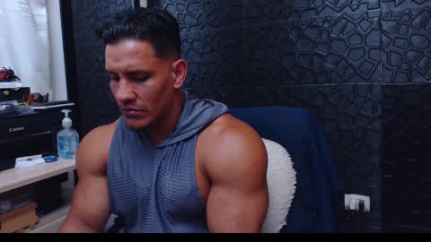 Viktor Herrera online show from February 3, 2025, 2:36 am