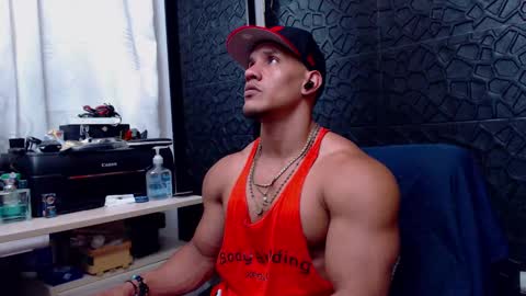 Viktor Herrera online show from February 5, 2025, 3:52 pm