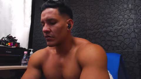 Viktor Herrera online show from September 19, 2025, 3:56 pm