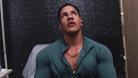 Viktor Herrera online show from October 16, 2025, 3:29 am