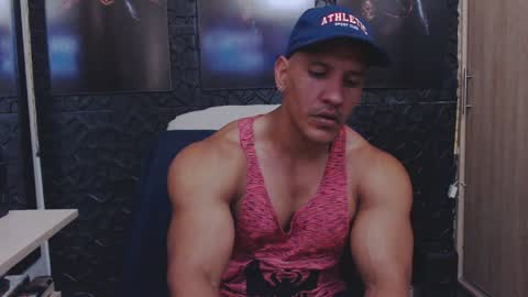 Snapshot of viktorherrera chatting on May 16, 2026, 5:34 pm Viktor Herrera online show from May 16, 2026, 5:34 pm