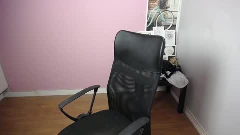 viktoria_lovely online show from December 17, 2024, 9:28 am