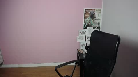 viktoria_lovely online show from September 12, 2025, 8:14 am