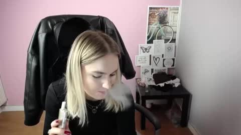 viktoria_lovely online show from October 17, 2025, 9:56 am