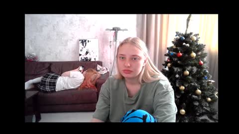 Snapshot of viktorlonsky chatting on December 25, 2024, 9:45 am viktorlonsky online show from December 25, 2024, 9:45 am