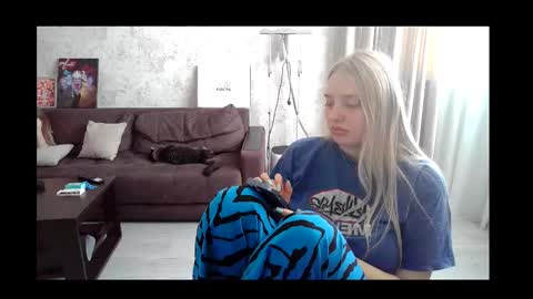 Snapshot of viktorlonsky chatting on February 18, 2025, 9:21 am viktorlonsky online show from February 18, 2025, 9:21 am