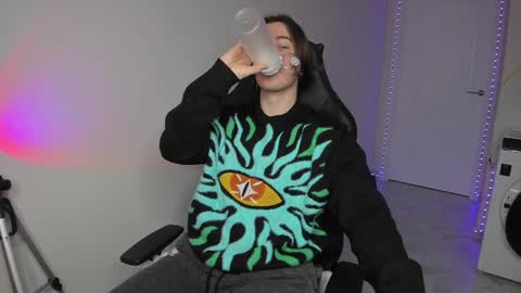 Vincent Strong online show from December 22, 2024, 8:05 am