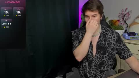 Vincent Strong online show from October 13, 2025, 8:58 am