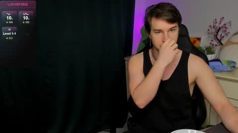 Vincent Strong online show from November 1, 2025, 8:05 am