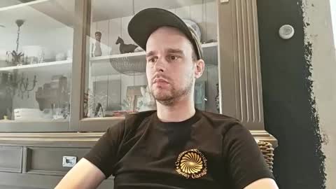 Snapshot of vincentbb1 chatting on September 26, 2025, 1:04 pm Vincent online show from September 26, 2025, 1:04 pm