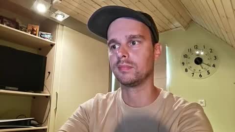 Snapshot of vincentbb1 chatting on October 2, 2025, 3:19 pm Vincent online show from October 2, 2025, 3:19 pm