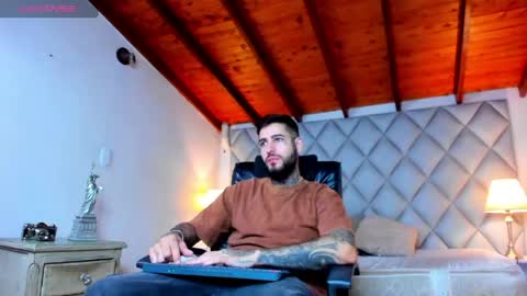 Snapshot of vincentsartori chatting on April 13, 2026, 12:32 pm Vincent Sartori online show from April 13, 2026, 12:32 pm