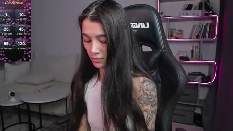 vinkitinkii online show from January 15, 2025, 6:43 am