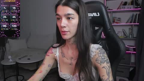 vinkitinkii online show from February 2, 2025, 10:02 am