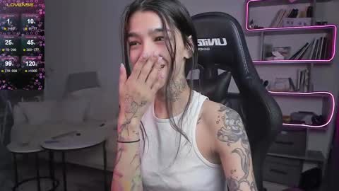 vinkitinkii online show from February 18, 2025, 6:48 am