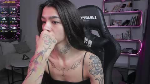 vinkitinkii online show from February 26, 2025, 10:15 am