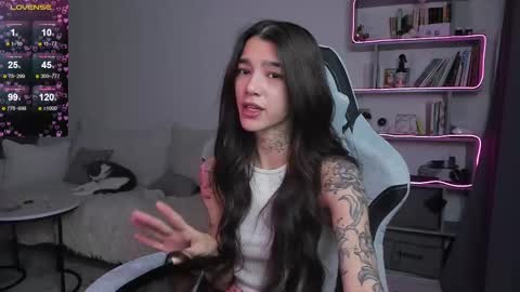 vinkitinkii online show from March 6, 2025, 6:52 am