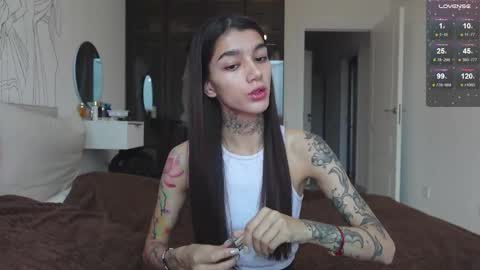 vinkitinkii online show from October 15, 2025, 6:57 am