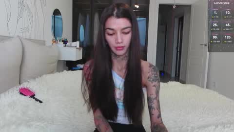 vinkitinkii online show from December 23, 2025, 7:17 am