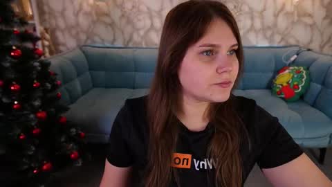 Snapshot of vinnasky chatting on December 23, 2025, 7:28 am Milla online show from December 23, 2025, 7:28 am