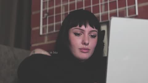 Diva Silvia online show from January 31, 2025, 5:21 pm