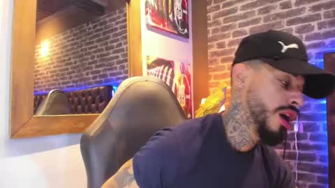 Snapshot of vinzenzrizzo chatting on September 25, 2025, 4:49 am ---Vinzen--- online show from September 25, 2025, 4:49 am