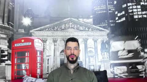 Snapshot of vinzenzrizzo chatting on October 2, 2025, 9:33 pm ---Vinzen--- online show from October 2, 2025, 9:33 pm