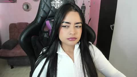 Daniela online show from November 25, 2025, 2:50 pm