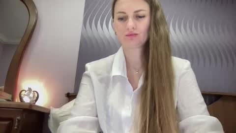 Funny  girl online show from September 14, 2025, 6:40 pm