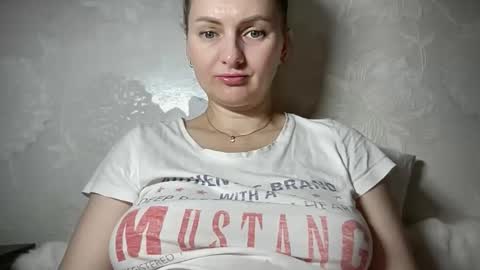 Funny  girl online show from April 19, 2026, 11:42 am