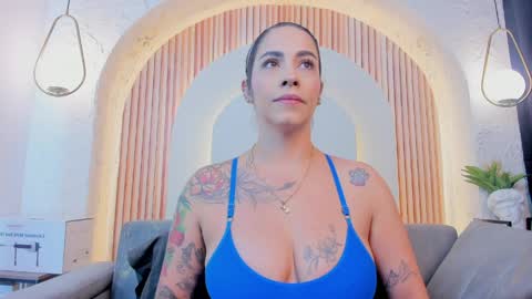 Violette online show from April 8, 2026, 10:26 am