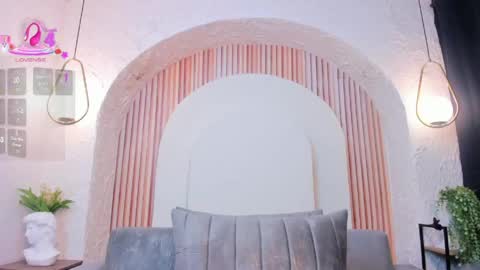 Violette online show from April 20, 2026, 9:56 am