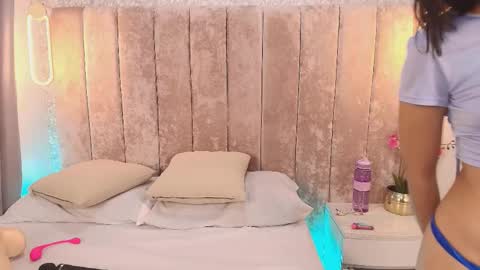 Violeta online show from November 19, 2025, 1:55 pm