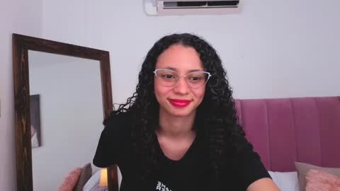 violet__15 online show from June 3, 2026, 2:33 pm