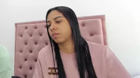 Violet and Myers online show from September 14, 2025, 1:43 pm