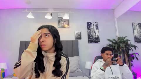 Violet and Myers online show from November 12, 2025, 11:10 am