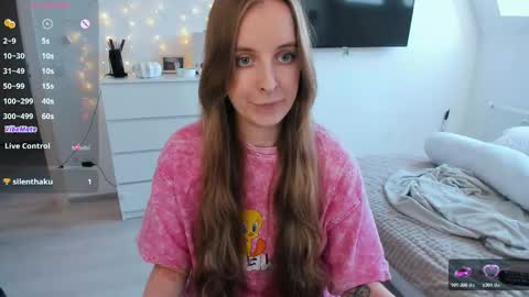 Snapshot of violet_blue_eyes chatting on March 13, 2026, 1:07 pm Violet online show from March 13, 2026, 1:07 pm