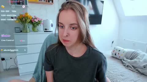 Snapshot of violet_blue_eyes chatting on March 30, 2026, 1:23 pm Violet online show from March 30, 2026, 1:23 pm
