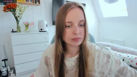 Snapshot of violet_blue_eyes chatting on April 2, 2026, 1:20 pm Violet online show from April 2, 2026, 1:20 pm